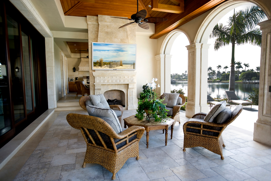 Outdoor Entertainment Systems Make Your Home a Summer Oasis