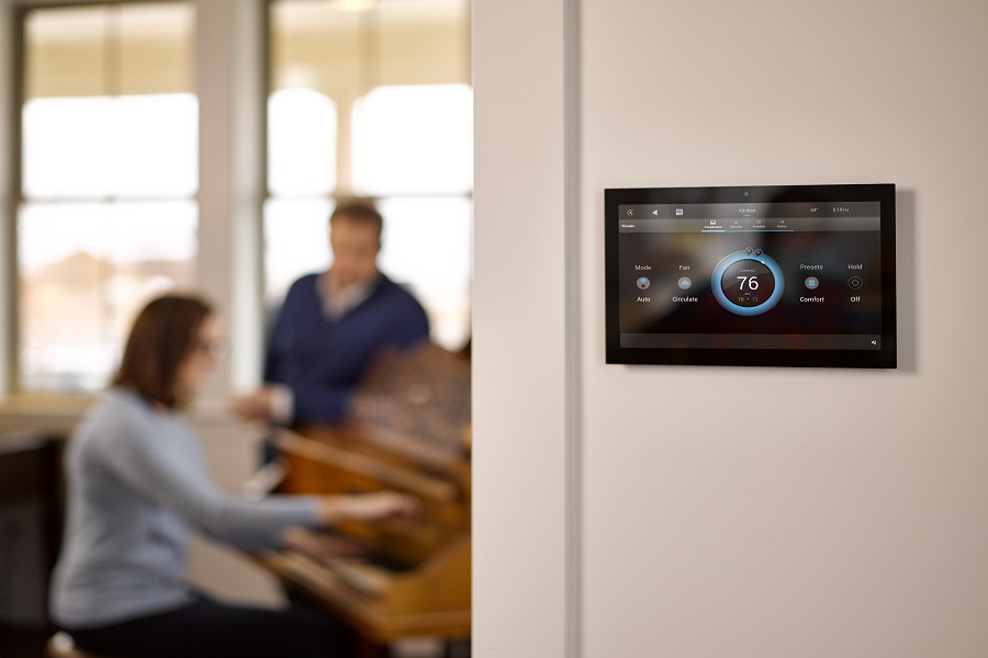 CREATE THE PERFECT ENVIRONMENT WITH A SMART HOME SYSTEM 