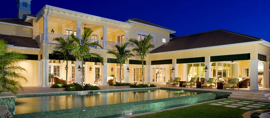 The Audio-Video Tech You Need for the Perfect Outdoor Party 